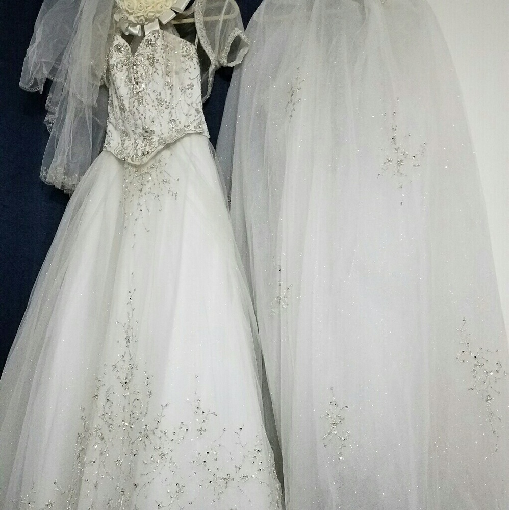Wedding dress